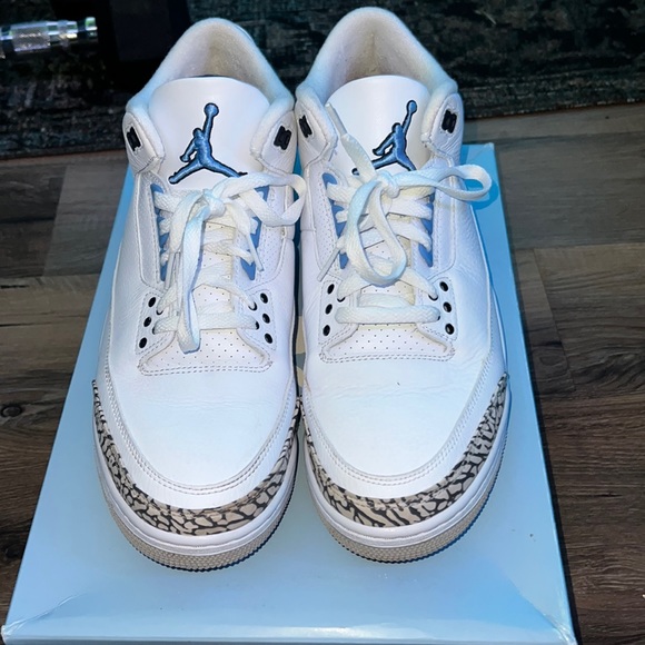 Nike Air Jordan 3 Retro “UNC” perfect condition with no crease on toe. With box - Picture 2 of 8